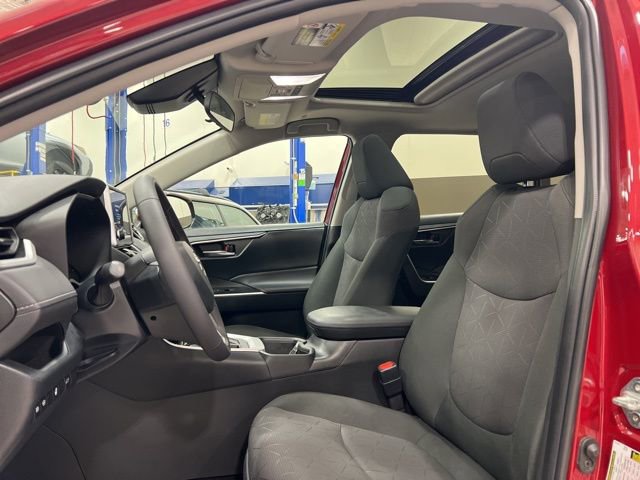 Used 2023 Toyota RAV4 XLE w/ Convenience Package image 9