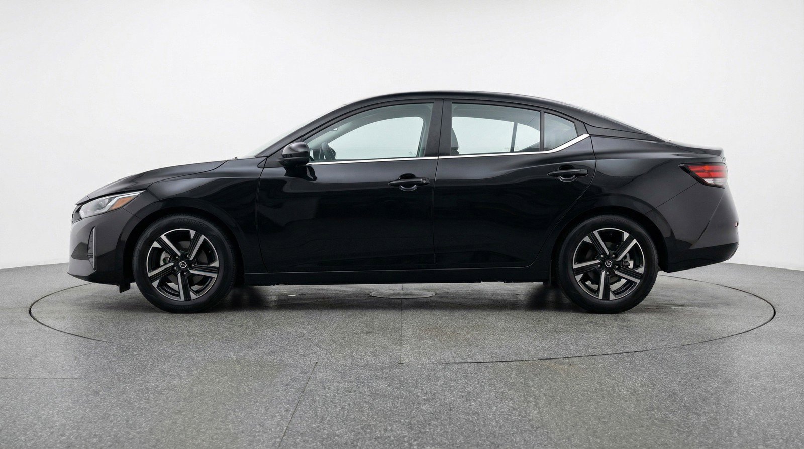 Used 2025 Nissan Sentra SV FWD image 5