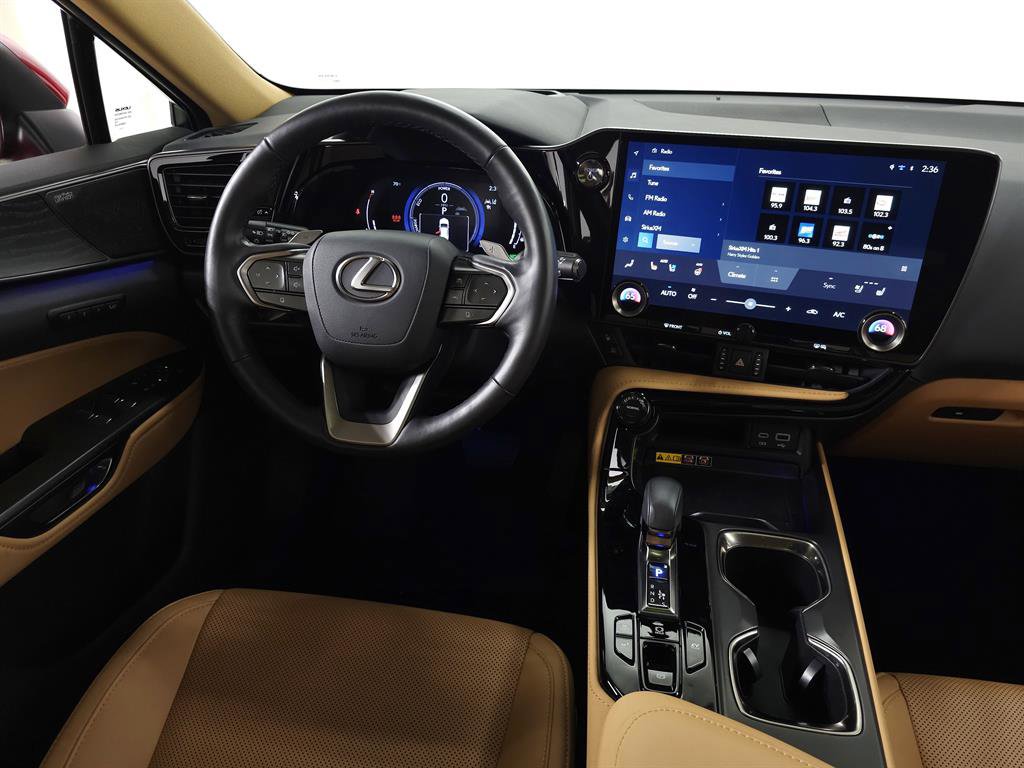Used 2025 Lexus NX 300h AWD w/ Luxury Package image 18