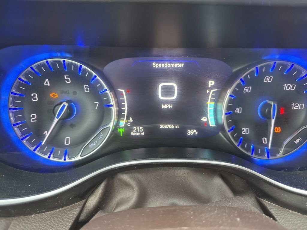 Used 2017 Chrysler Pacifica Touring-L Plus w/ Tire & Wheel Group image 22