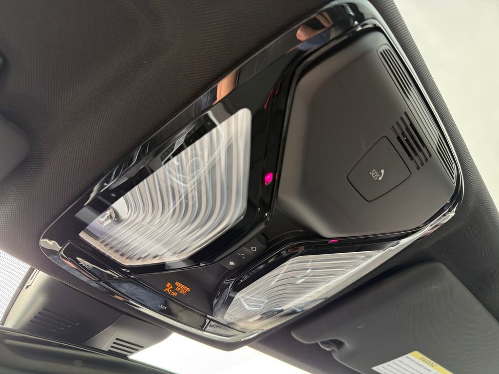 Certified 2025 BMW 330i xDrive Sedan image 32