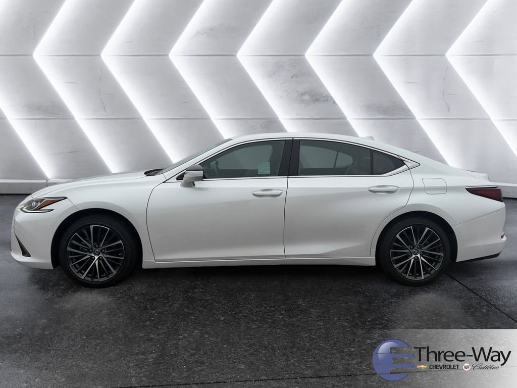 Used 2025 Lexus ES 350 w/ Premium Package image 2