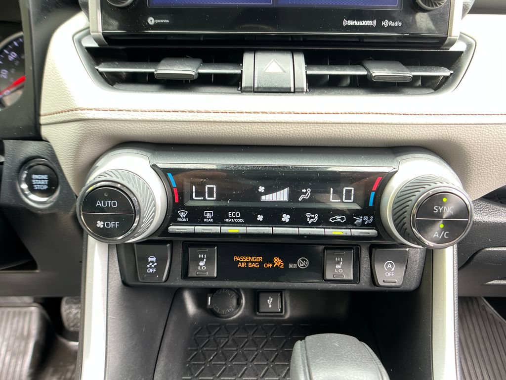Used 2022 Toyota RAV4 XLE w/ Convenience Package AWD/4WD image 17