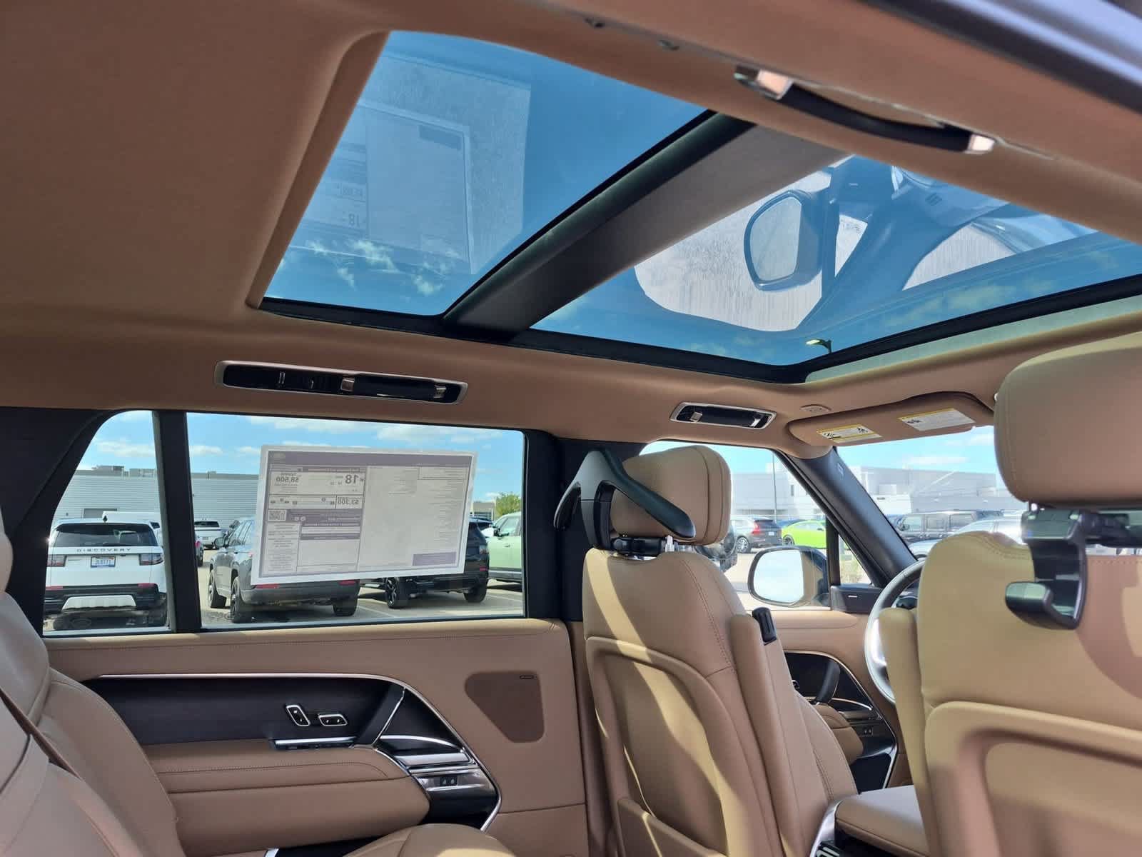 New 2027 Land Rover Range Rover Long Wheelbase SE AWD/4WD image 23