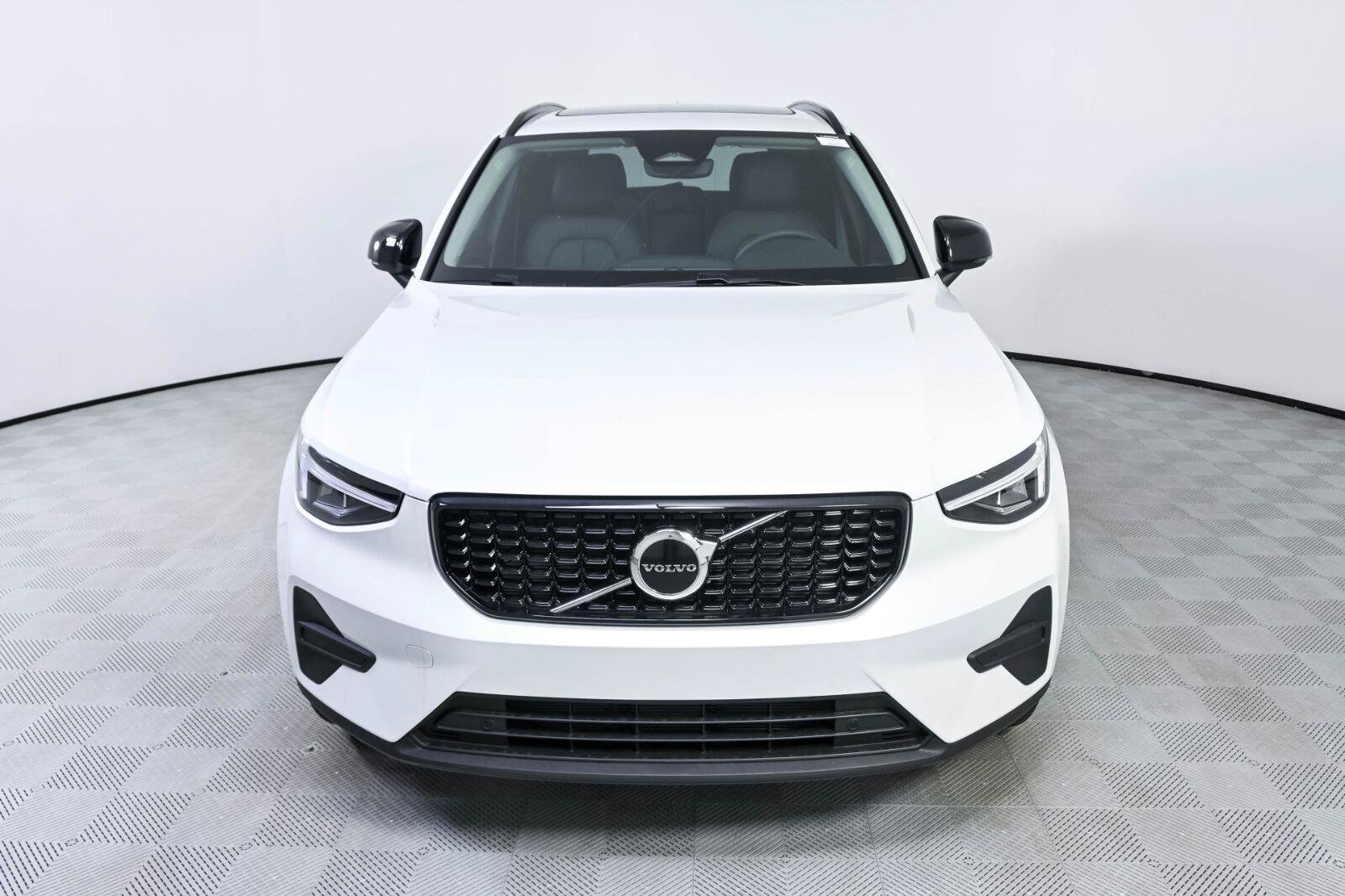 New 2026 Volvo XC40 B5 Core w/ Protection Package Premier AWD/4WD image 34
