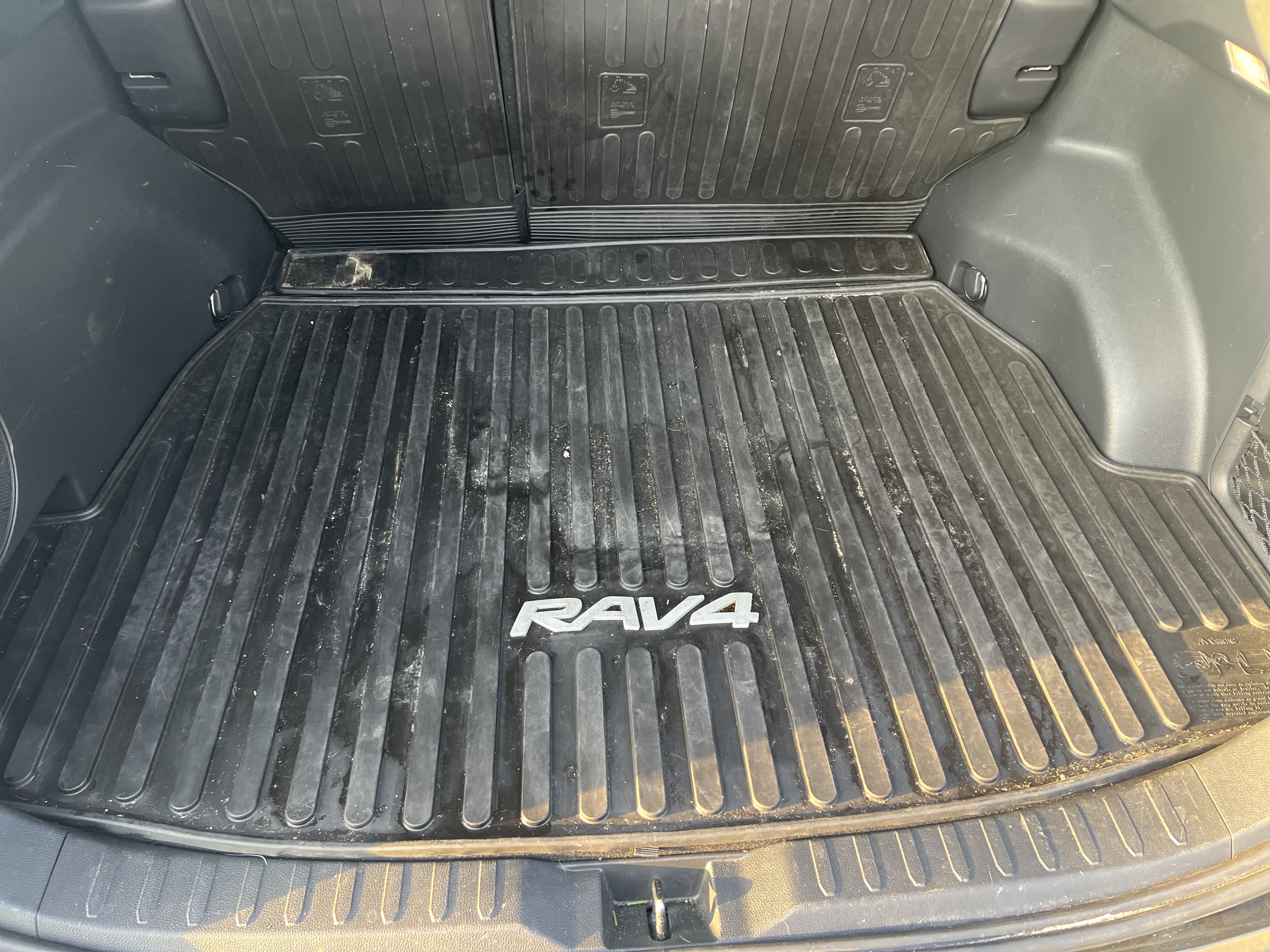 Used 2020 Toyota RAV4 XSE AWD/4WD image 30