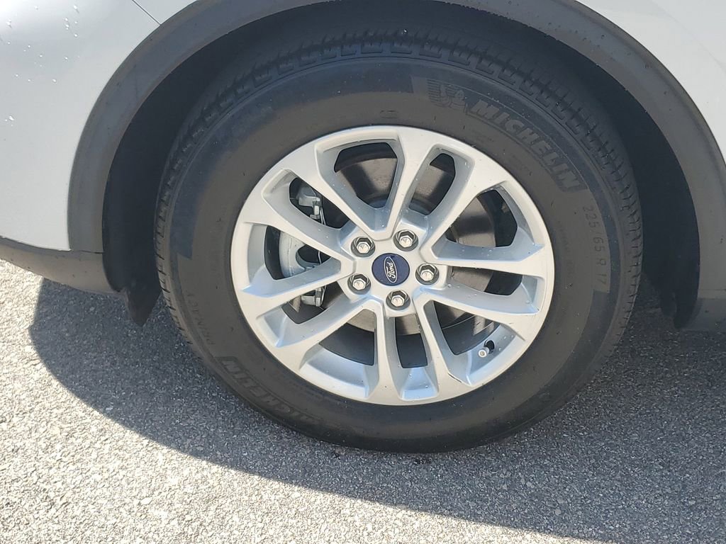 Used 2022 Ford Escape SE w/ Convenience Package FWD image 11