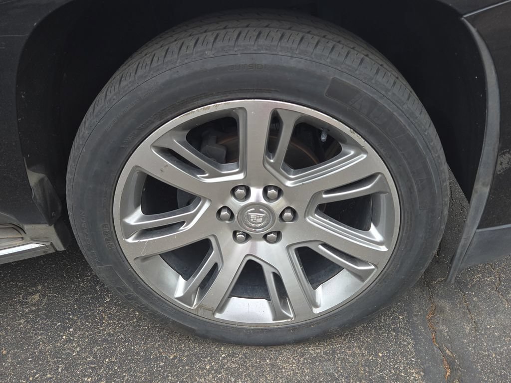Used 2015 Cadillac Escalade Luxury AWD/4WD image 5