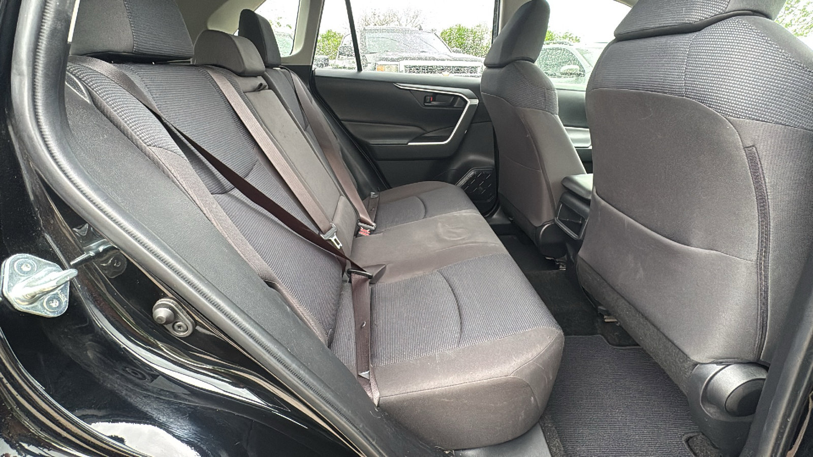 Used 2019 Toyota RAV4 LE FWD image 25