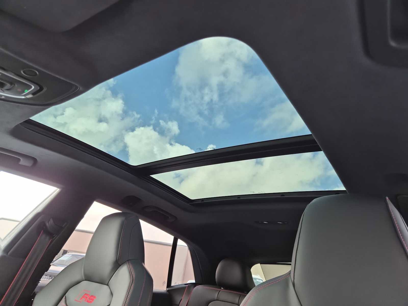 New 2026 Audi RS Q8 performance image 18