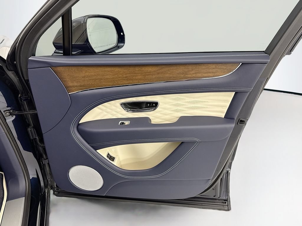 New 2026 Bentley Bentayga Extended Wheelbase AWD/4WD image 24