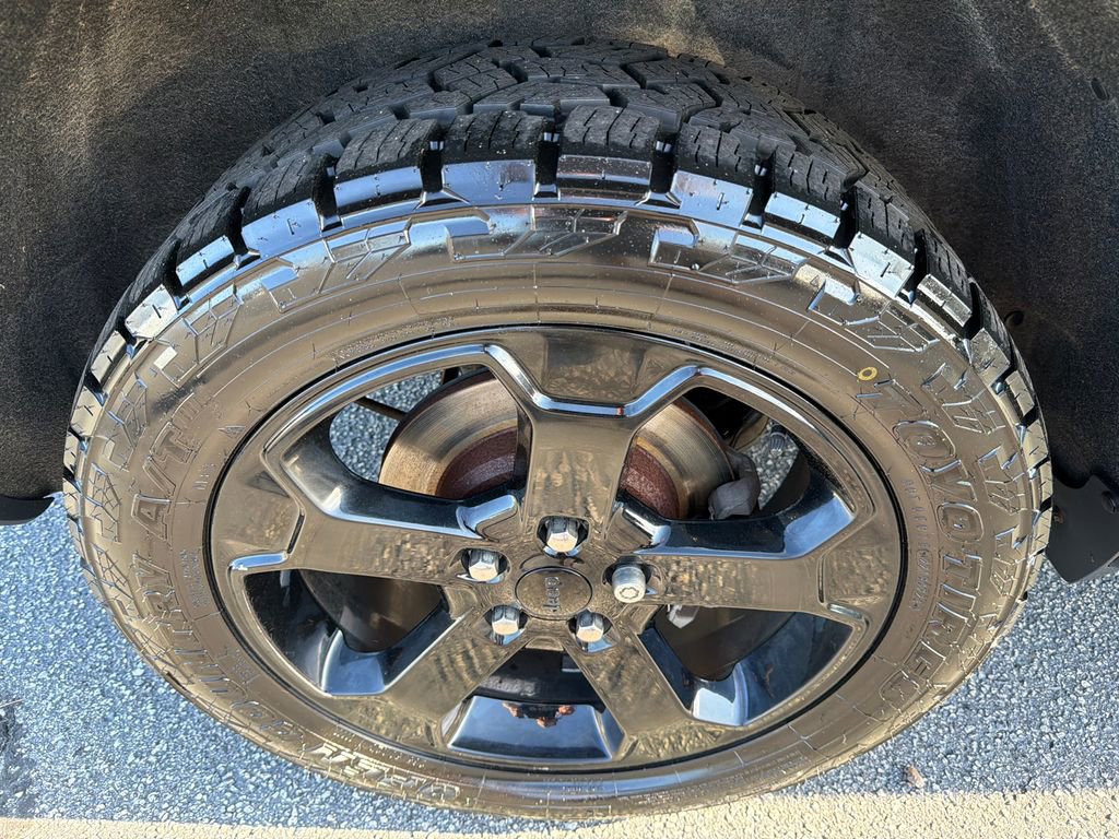 Used 2018 Jeep Grand Cherokee Laredo AWD/4WD image 17