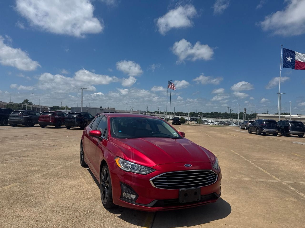 Used 2020 Ford Fusion SE w/ Equipment Group 151A FWD image 3