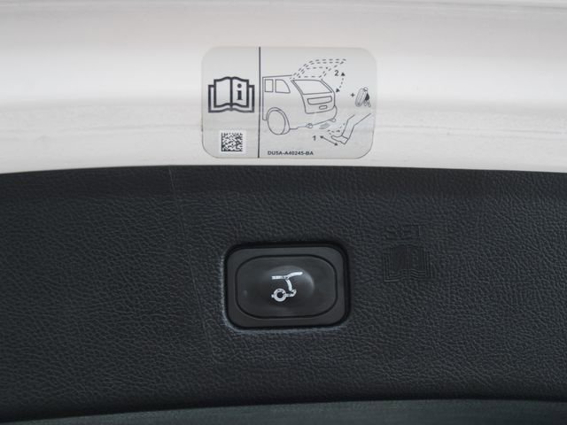 Used 2019 Ford Edge Titanium w/ Equipment Group 301A FWD image 12