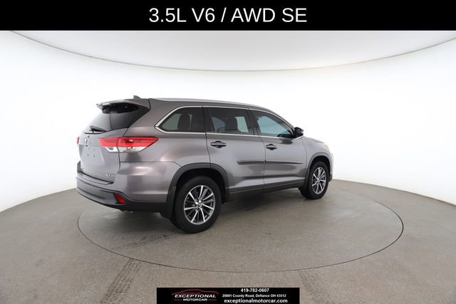 Used 2018 Toyota Highlander XLE image 19