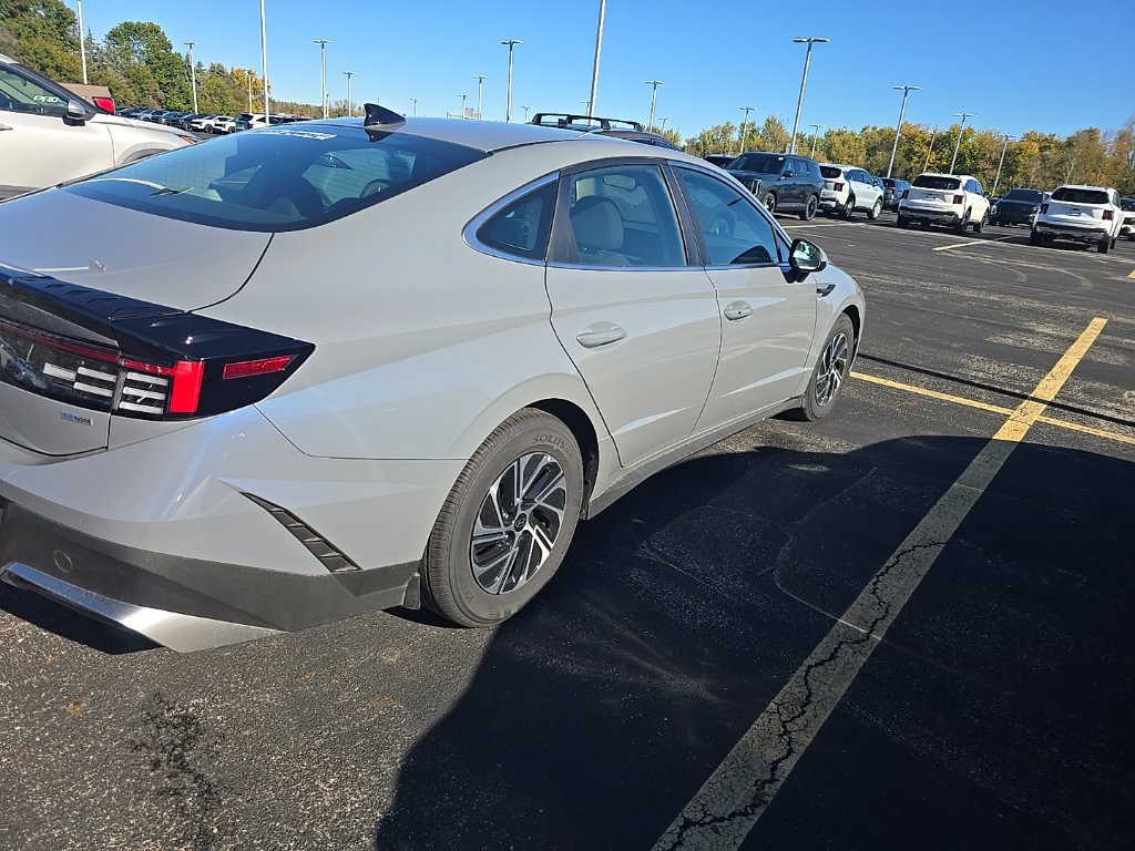 Used 2026 Hyundai Sonata Blue FWD image 3