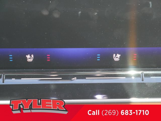 Used 2025 Volkswagen Tiguan SEL R-Line AWD/4WD image 31