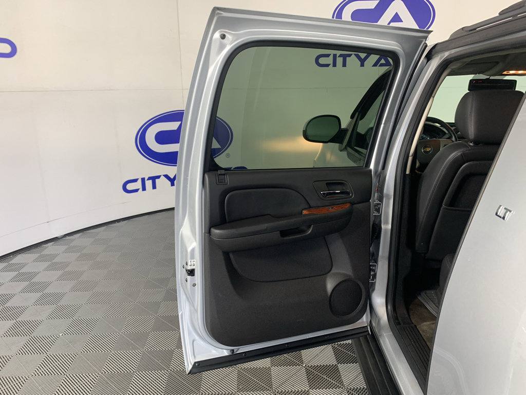 Used 2013 Chevrolet Suburban LT image 29