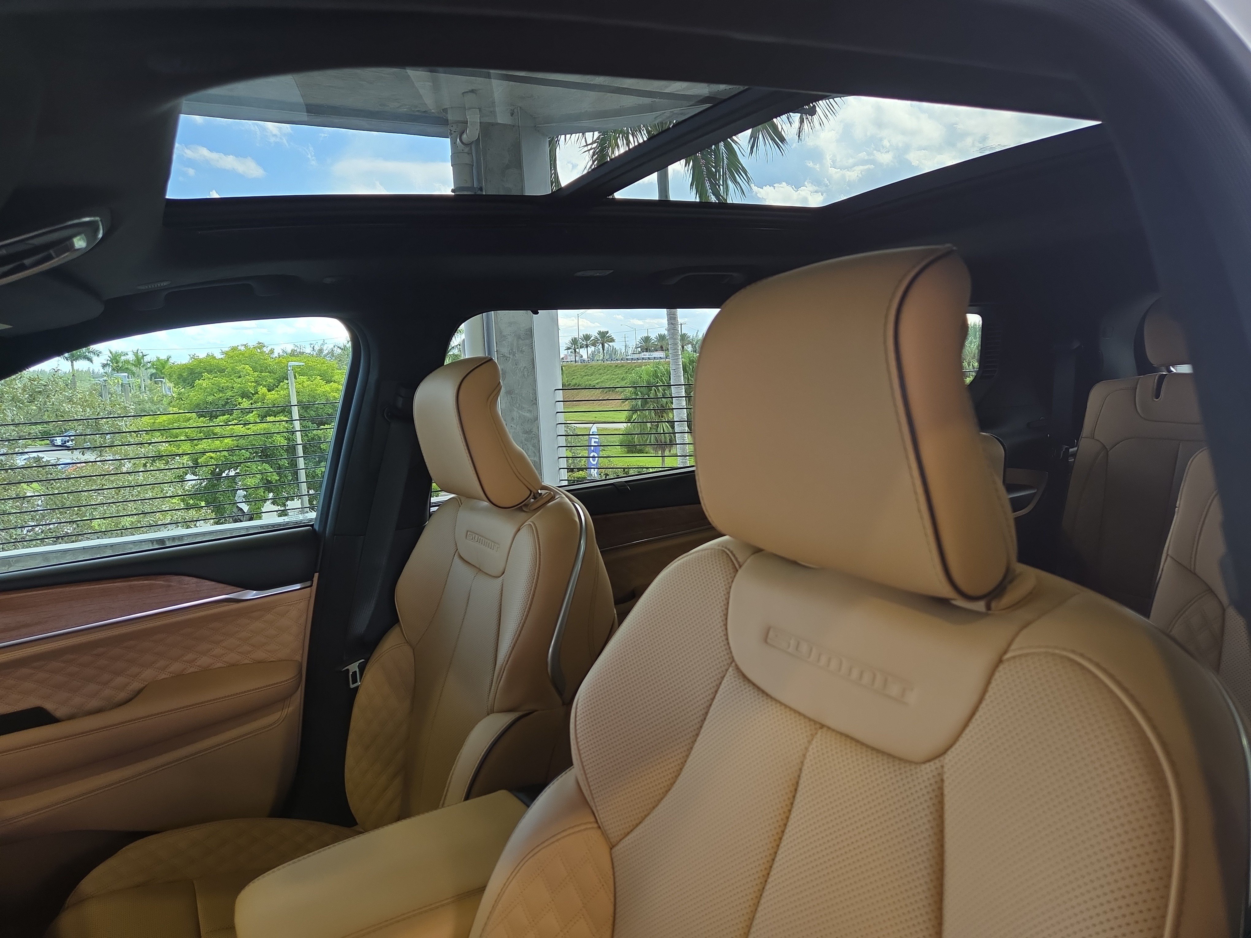 New 2025 Jeep Grand Cherokee L Summit AWD/4WD image 22