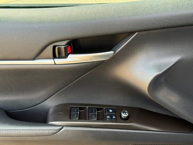 Used 2022 Toyota Camry XSE w/ Cold Weather Package image 15