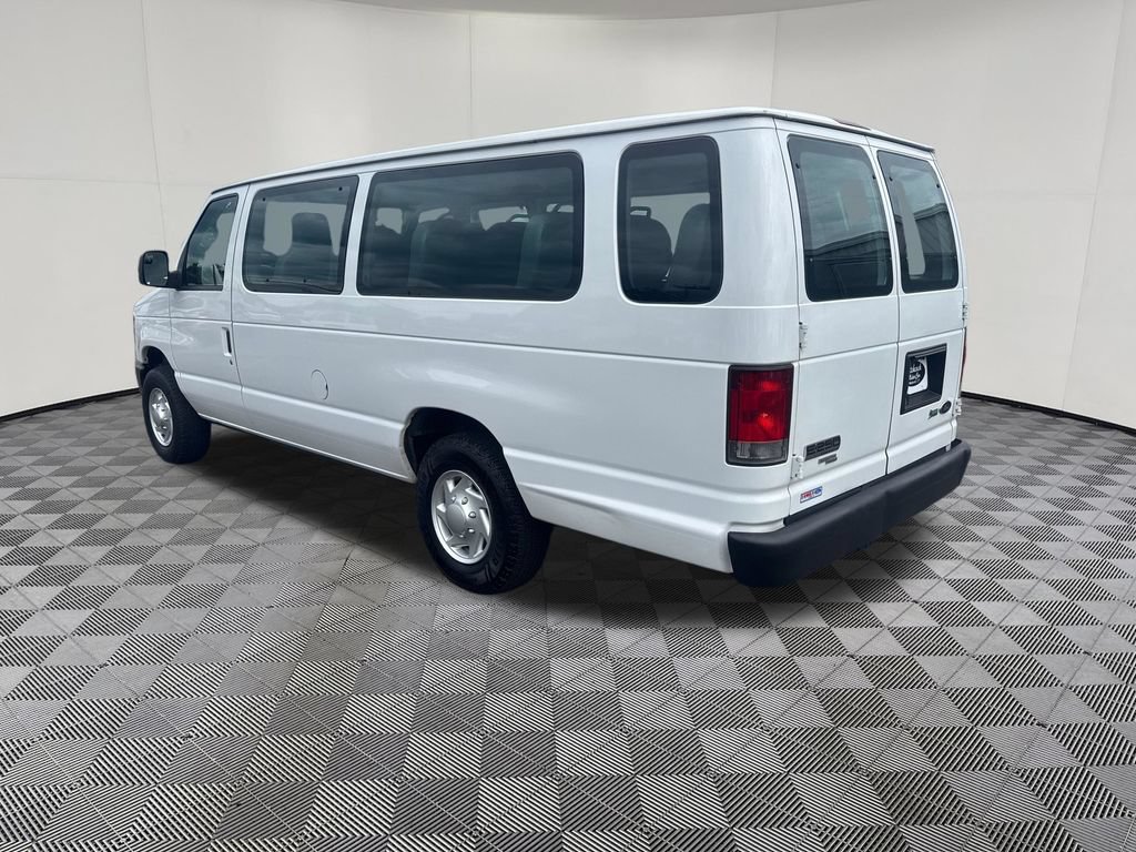 Used 2014 Ford E-250 and Econoline 250 Extended w/ Power Group RWD image 3