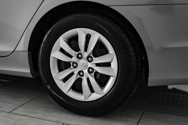 Used 2012 Hyundai Sonata GLS FWD image 50