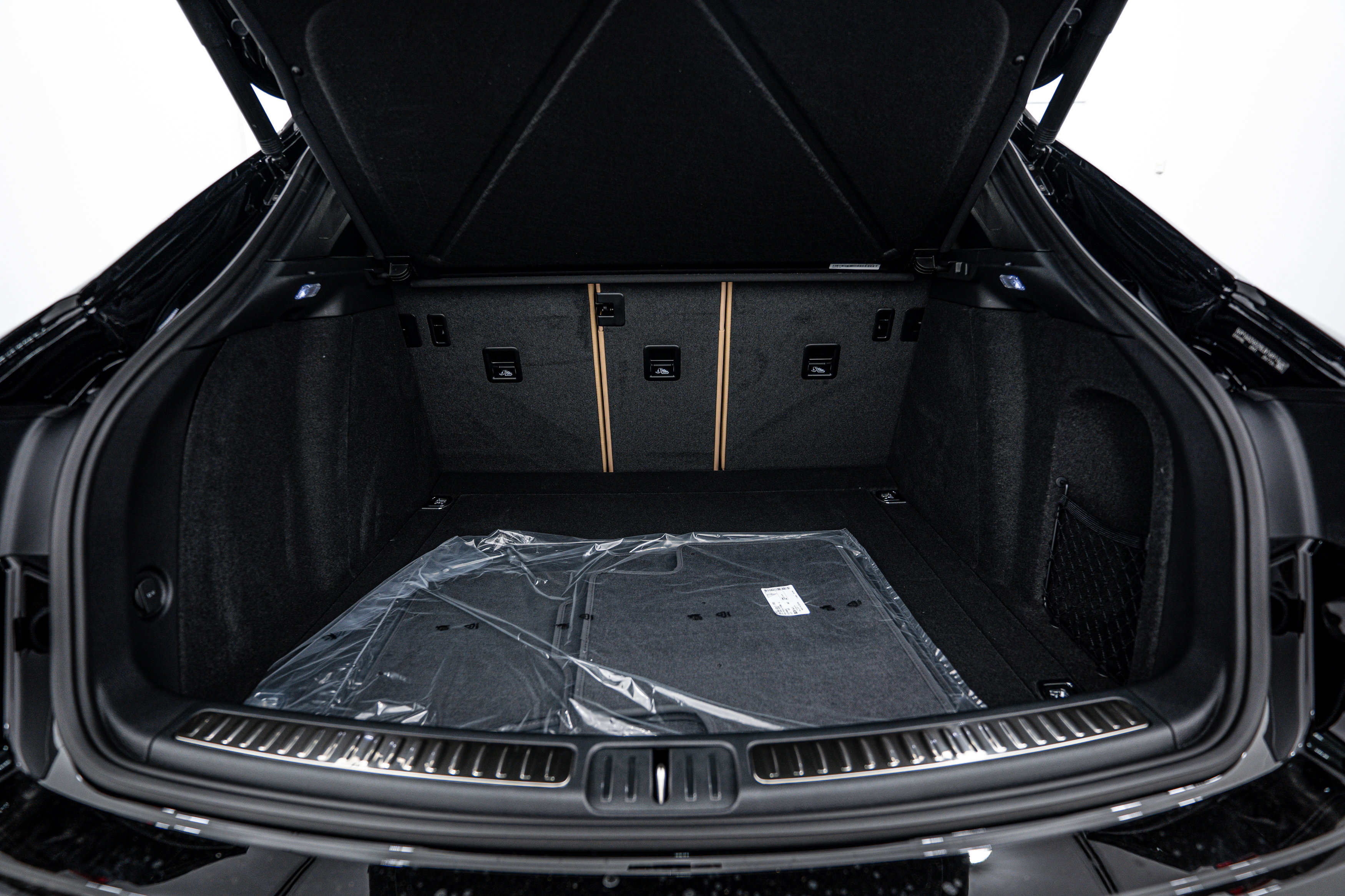 New 2025 Porsche Macan image 24