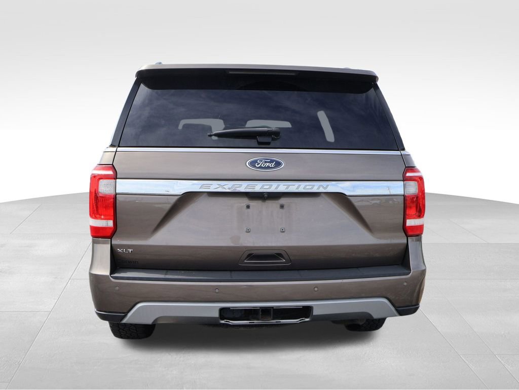 Used 2019 Ford Expedition XLT w/ Equipment Group 202A AWD/4WD image 12
