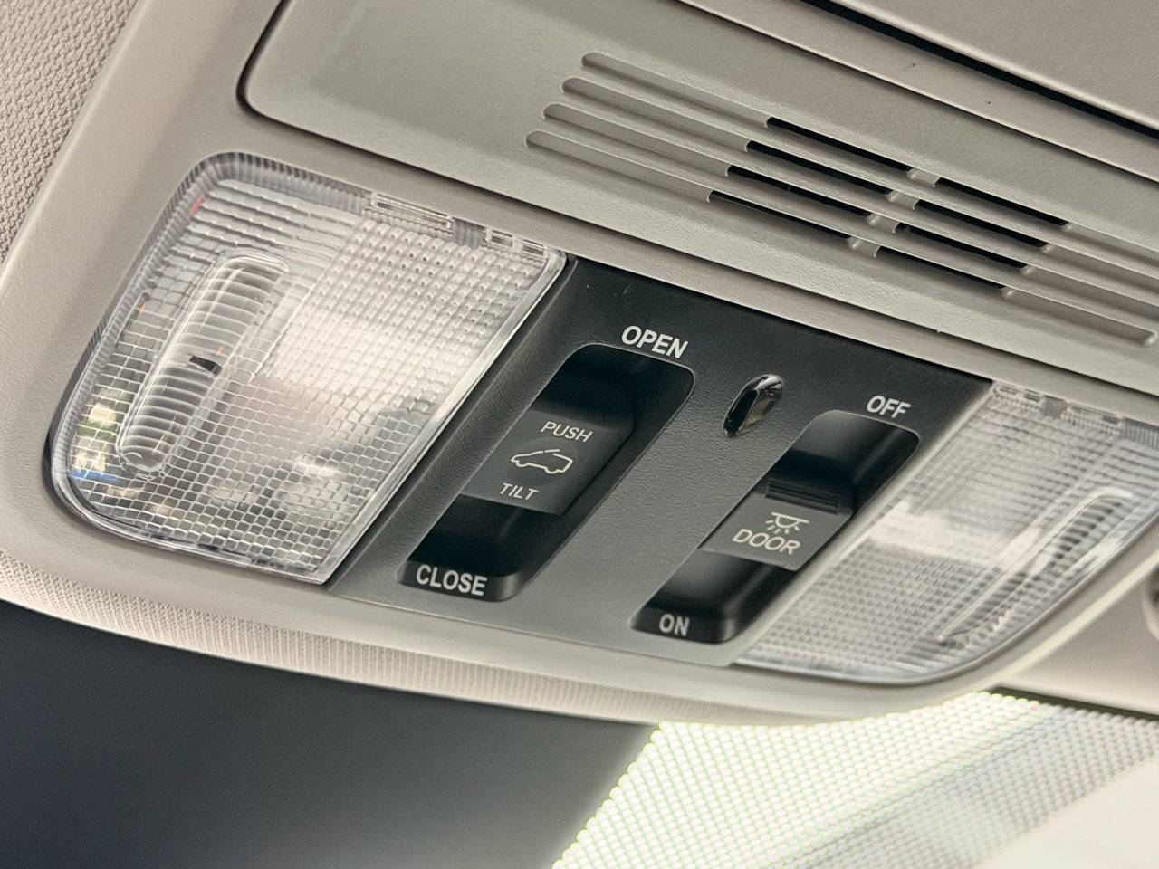 Used 2023 Honda Odyssey EX-L image 33