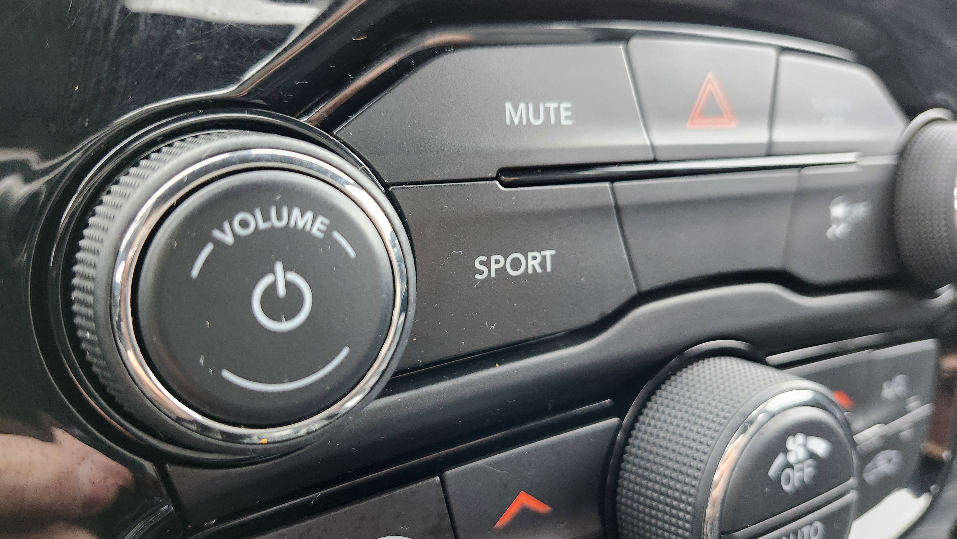 Used 2020 Chrysler 300 S image 6