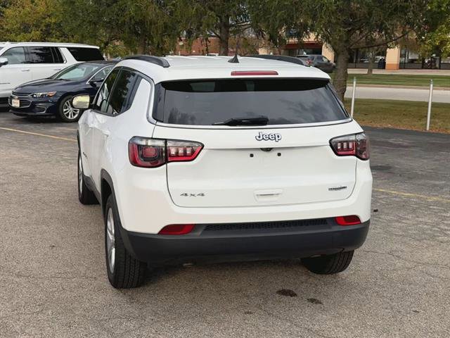 Used 2023 Jeep Compass Latitude image 32