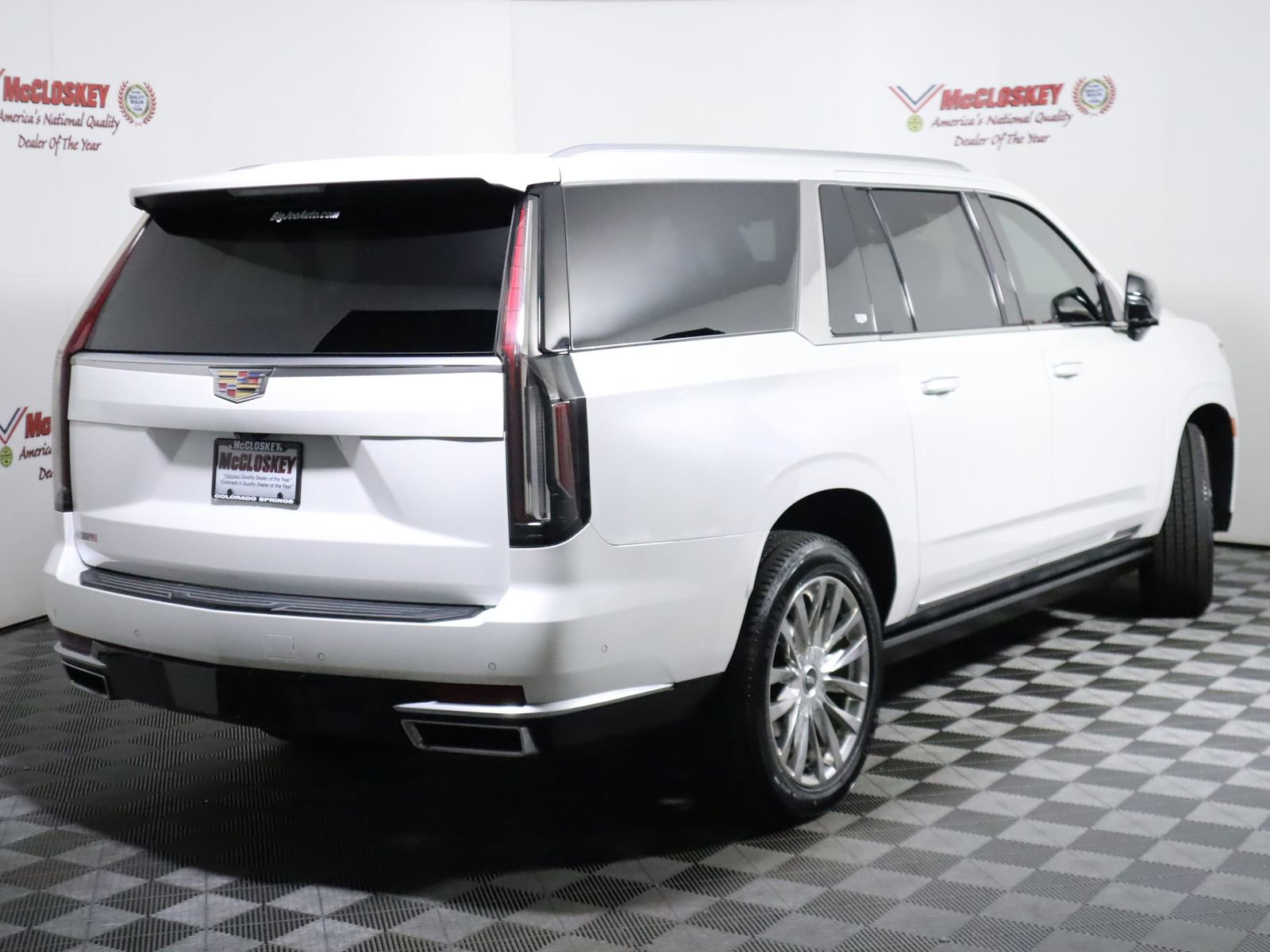 Used 2021 Cadillac Escalade ESV Premium Luxury w/ Driver Assist Tech Package AWD/4WD image 9