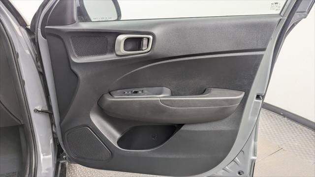 Used 2021 Hyundai Venue SE w/ Cargo Package image 22