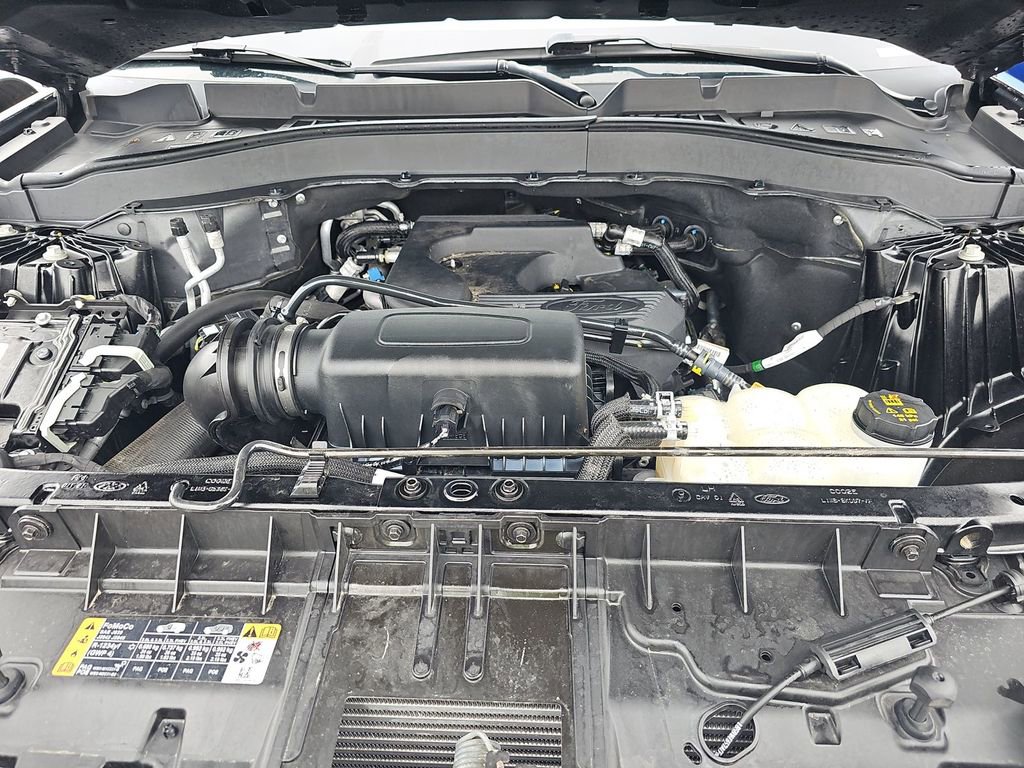 Used 2020 Ford Explorer XLT w/ Equipment Group 202A image 7