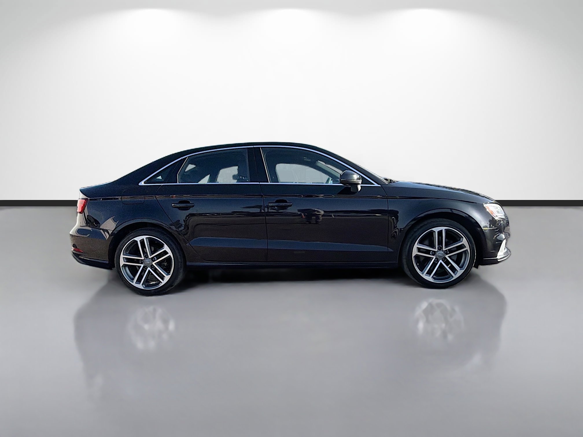 Used 2019 Audi A3 2.0T Premium w/ Convenience Package FWD image 2