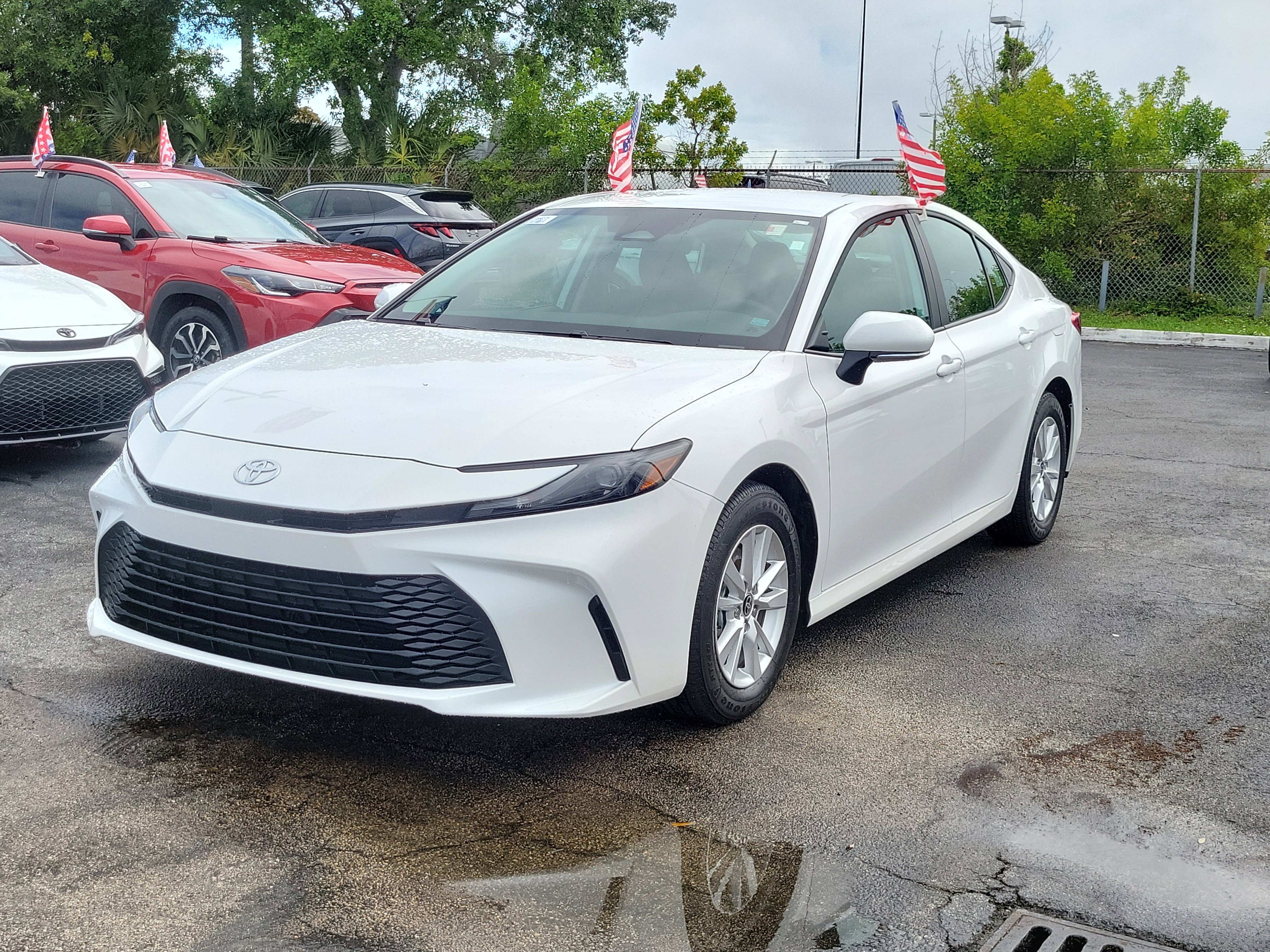 Used 2026 Toyota Camry LE w/ Convenience Package FWD image 5