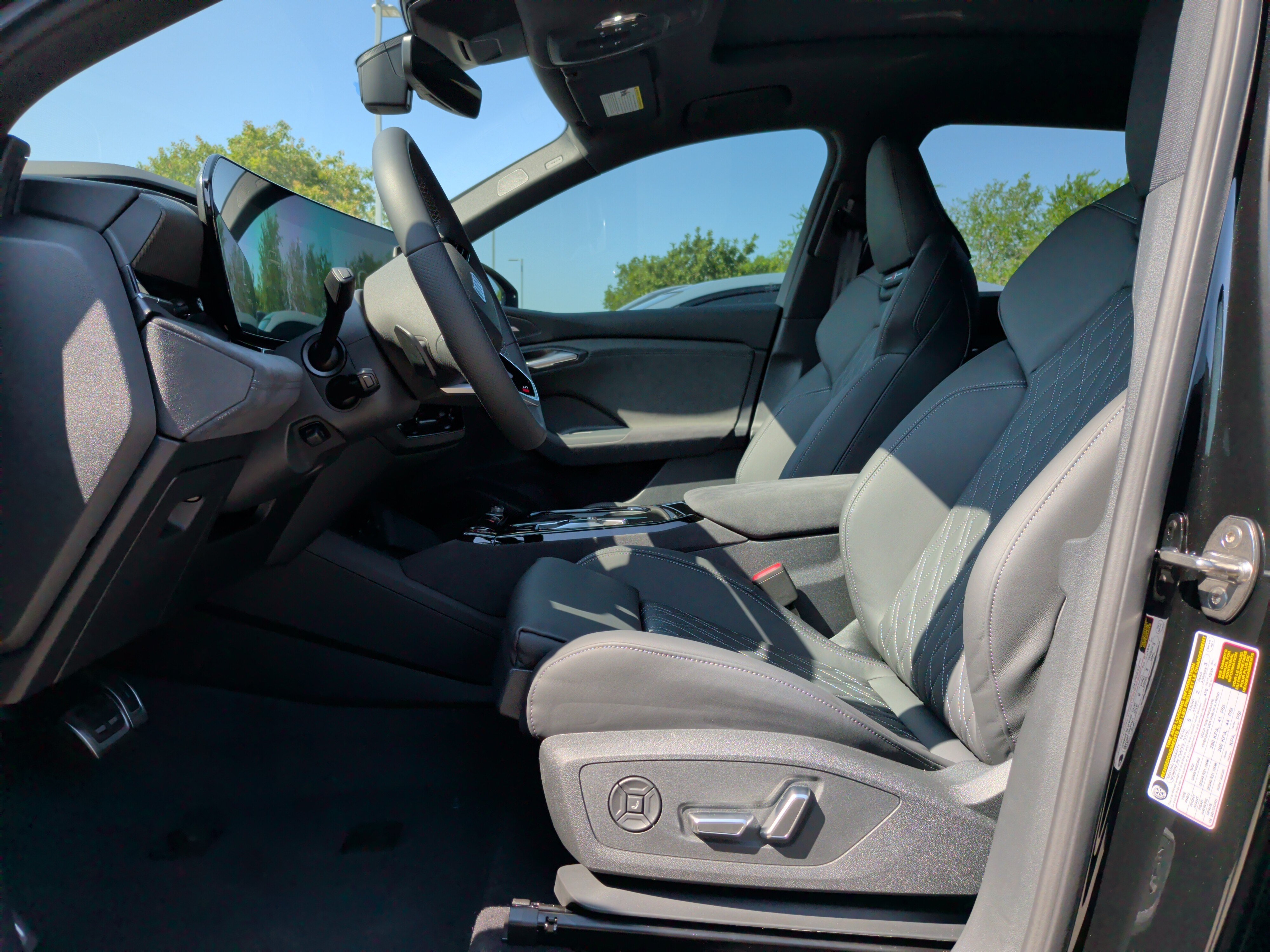 New 2027 Audi SQ6 e-tron Prestige AWD/4WD image 14