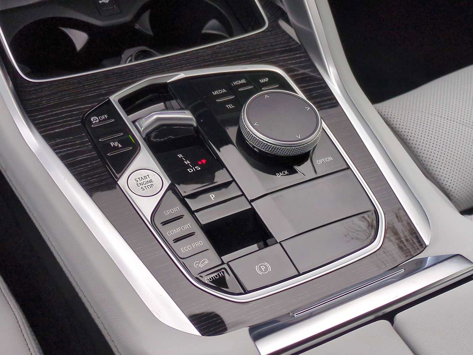 New 2026 BMW X6 xDrive40i w/ Climate Comfort Package image 34