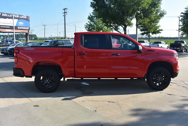 New 2026 Chevrolet Silverado 1500 Custom Trail Boss w/ LPO, Dark Essentials Package AWD/4WD image 4