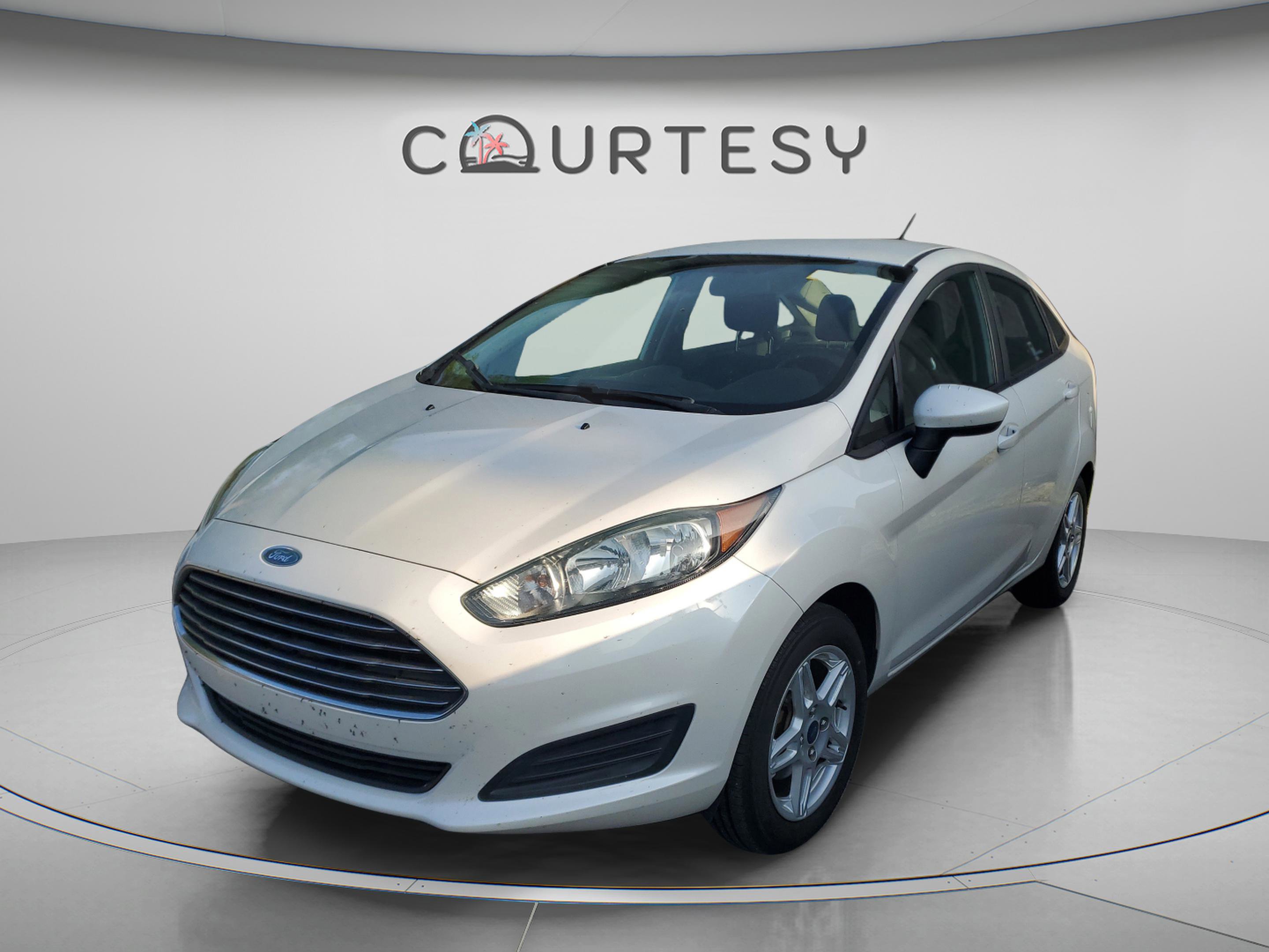 Used 2017 Ford Fiesta SE FWD image 2