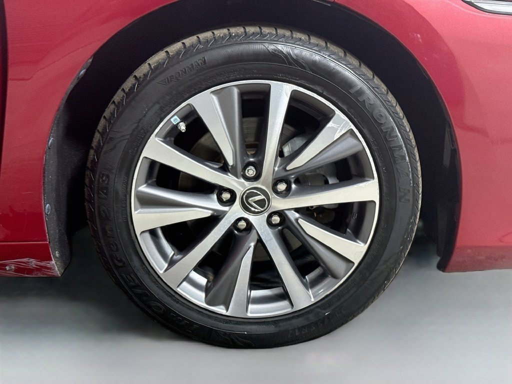 Used 2020 Lexus ES 300h w/ Premium Package FWD image 31