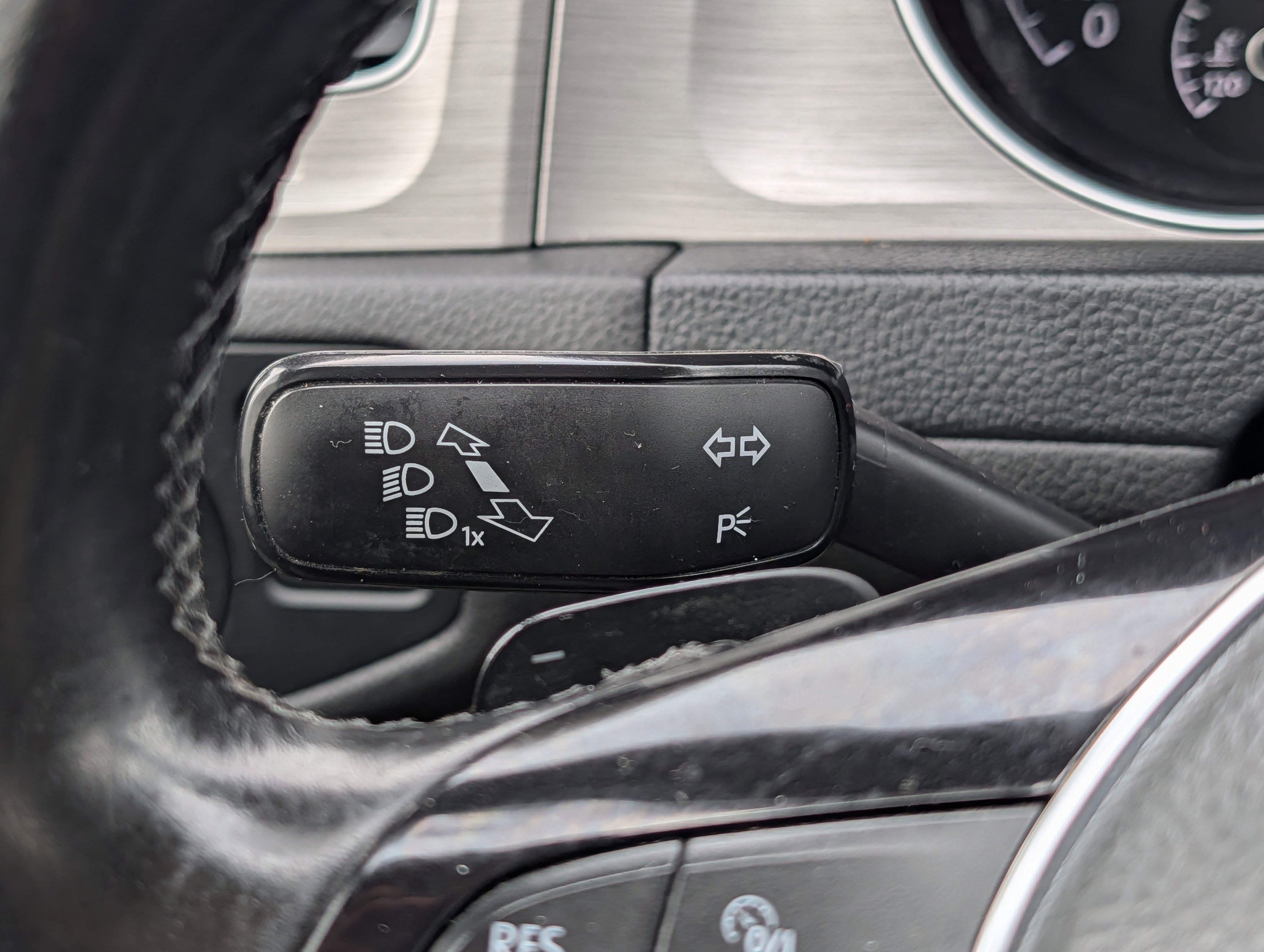 Used 2015 Volkswagen Golf TDI S image 30