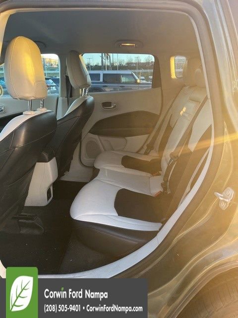 Used 2018 Jeep Compass Latitude AWD/4WD image 13