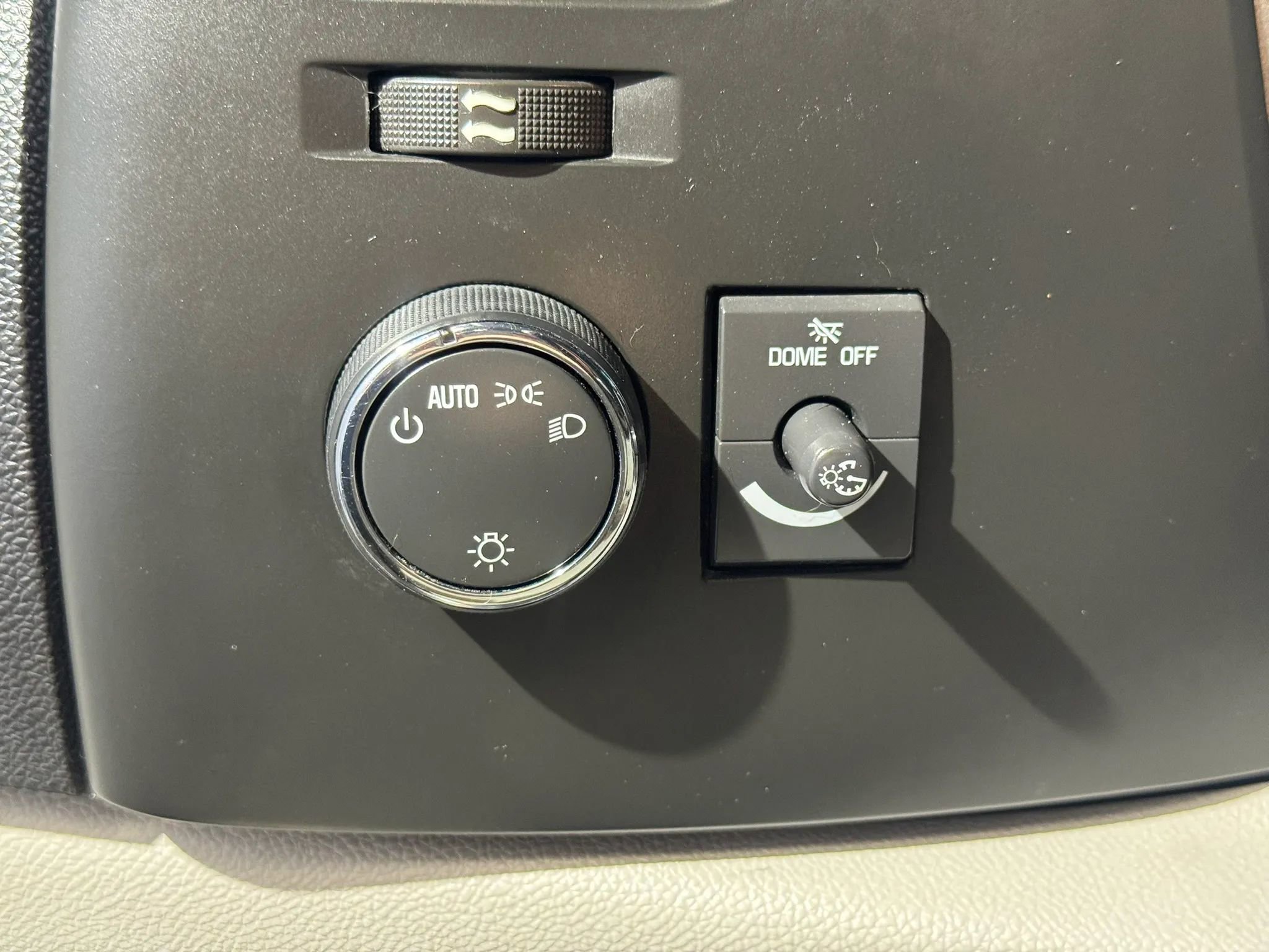 Used 2009 Chevrolet Silverado 1500 LT w/ Regional Value Package image 13