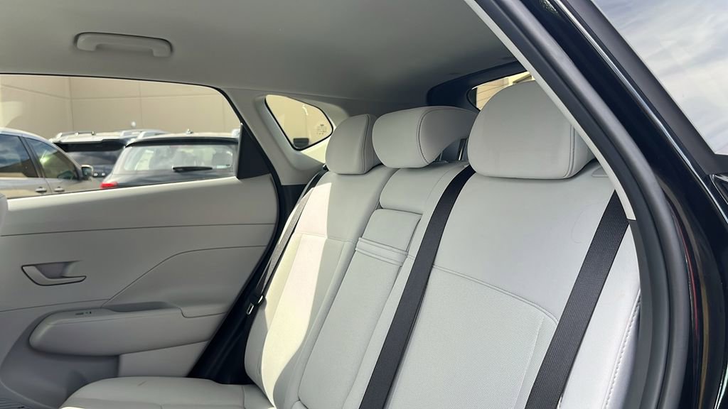 Used 2025 Hyundai Kona SEL image 26