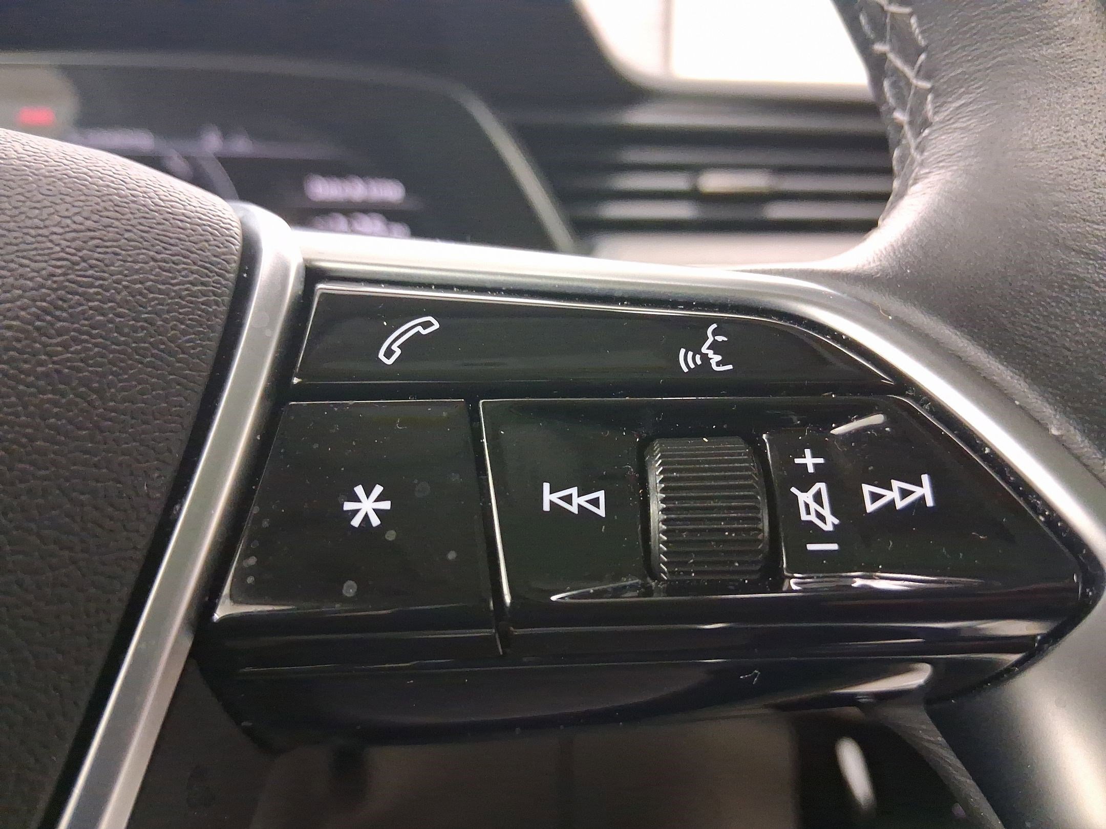 Certified 2024 Audi Q8 e-tron Premium Plus w/ Premium Plus Package image 19