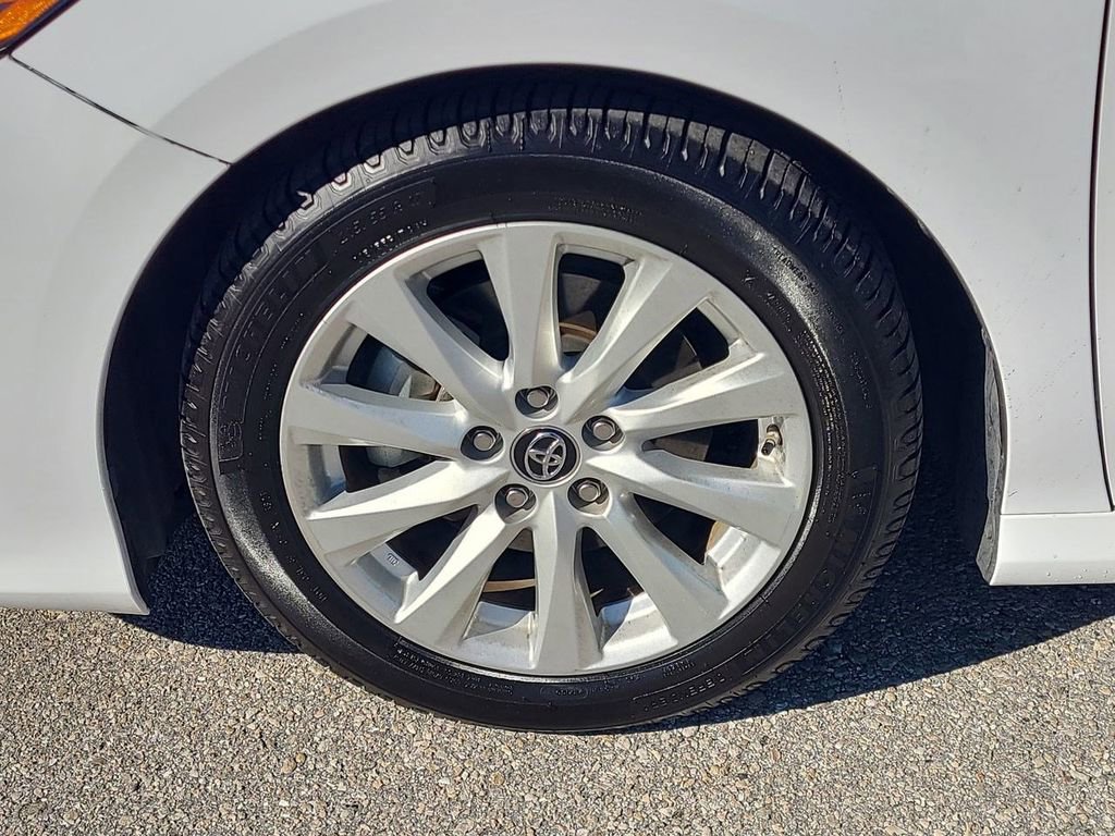 Used 2019 Toyota Camry LE image 17