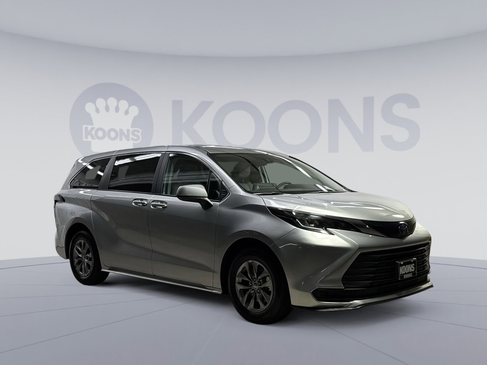 Used 2024 Toyota Sienna LE image 14