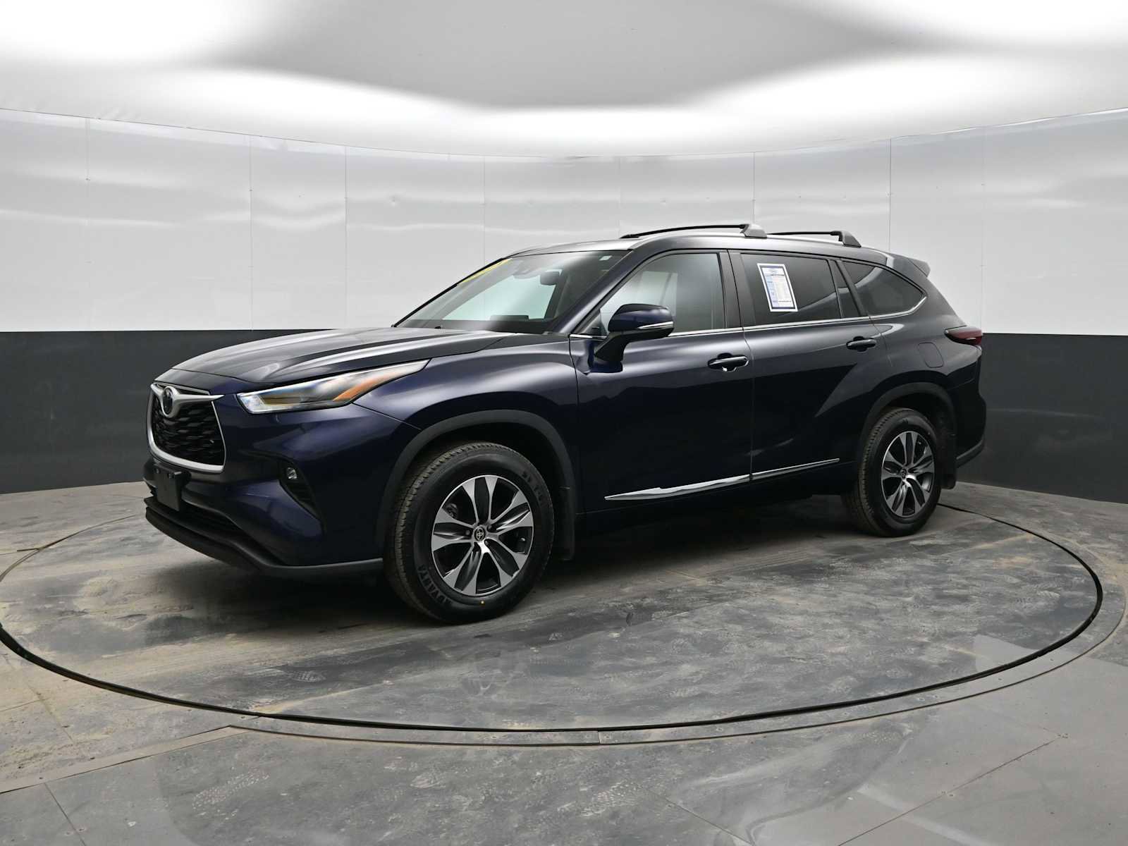 Used 2024 Toyota Highlander XLE