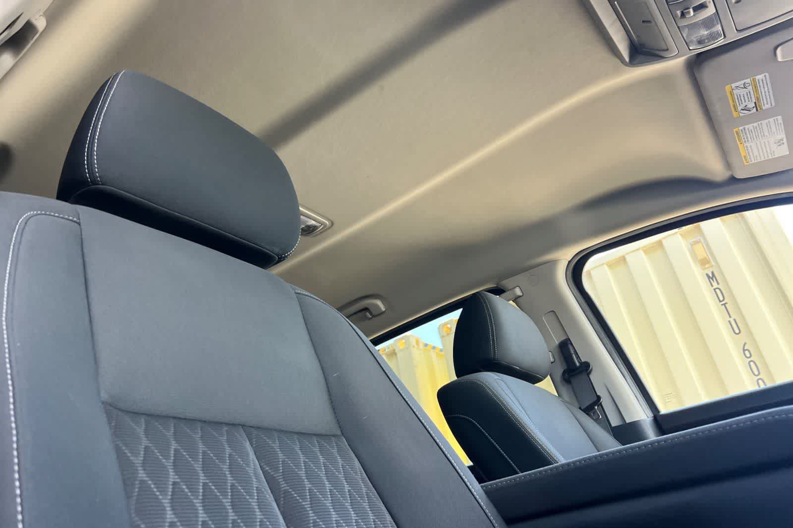Used 2019 Nissan Titan SV RWD image 18